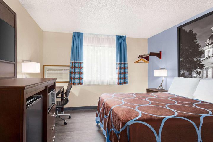 Queen Bed Accessible (2 of 13)