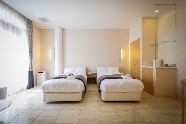 Room 14 of 27