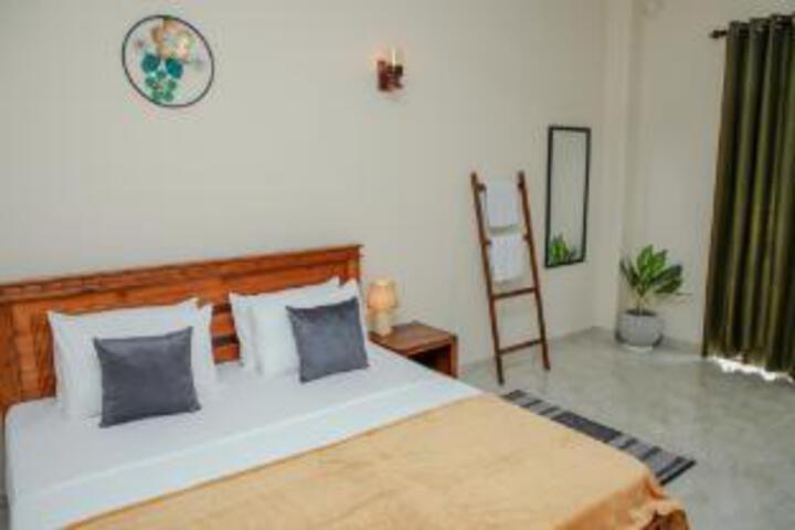 Room 12 of 23