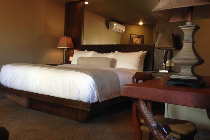 Room 12 of 285