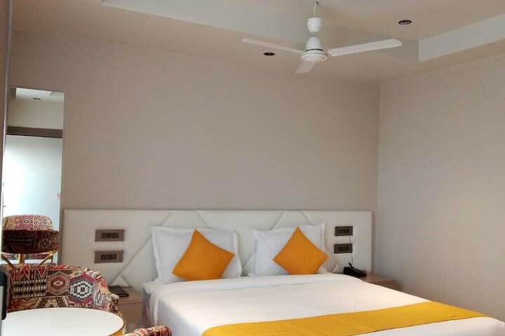 Room 4 of 15