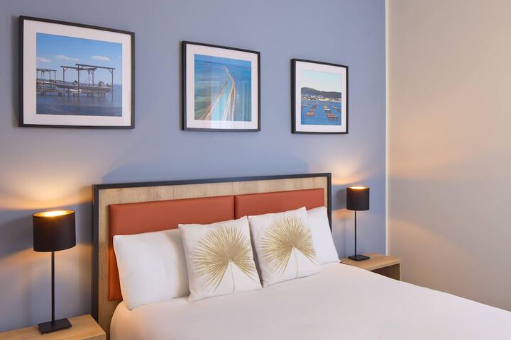 Room 10 of 21