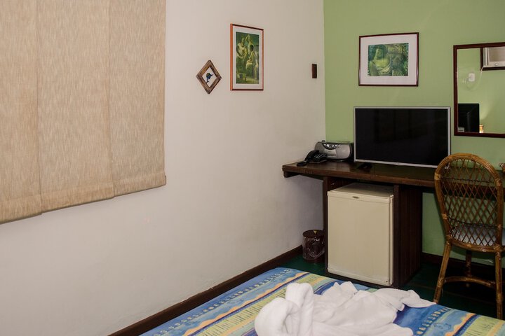 Room 32 of 103