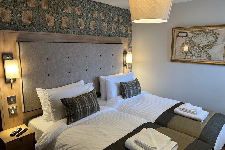Room 9 of 30