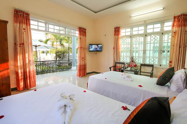 Room 4 of 40