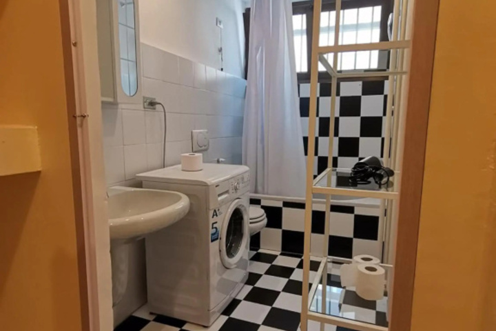 Room 7 of 15