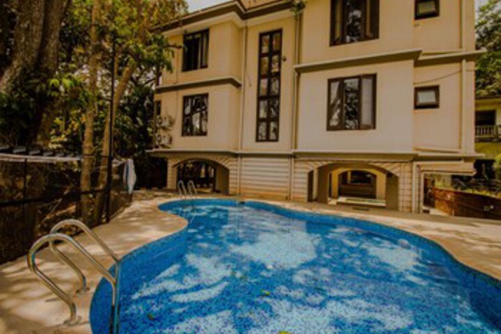 Pool 11 of 25