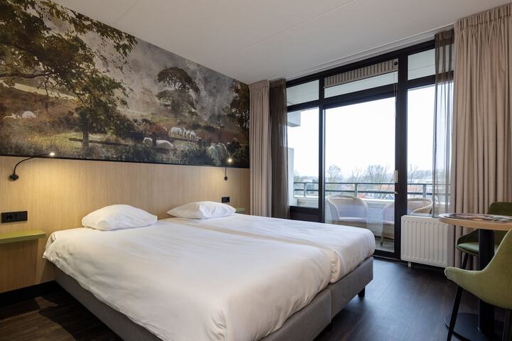 Room 7 of 40