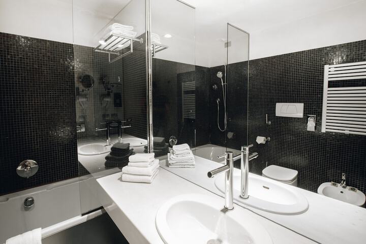 Room 13 of 22