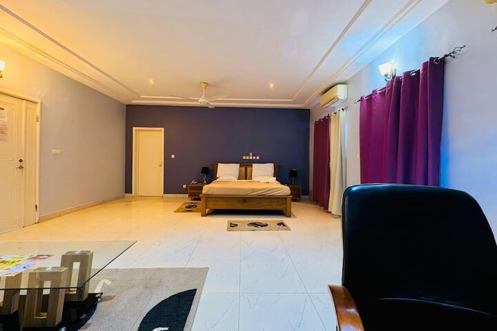 Room 102 of 144