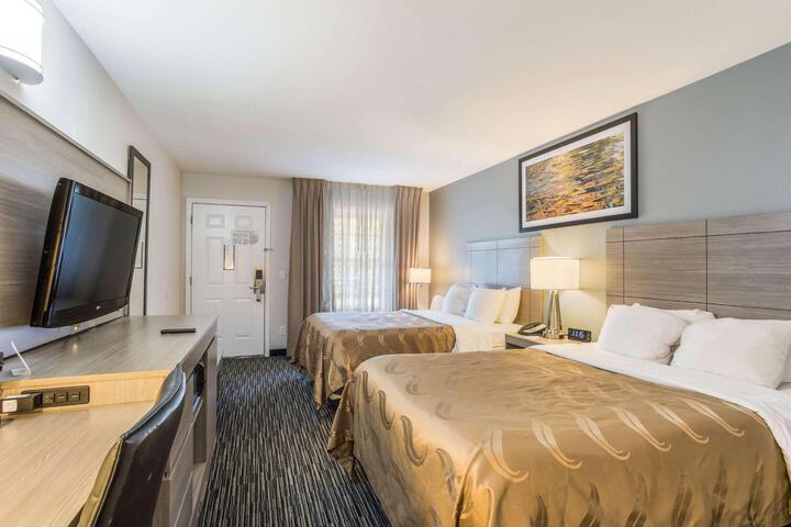 2 Double Beds (3 of 20)