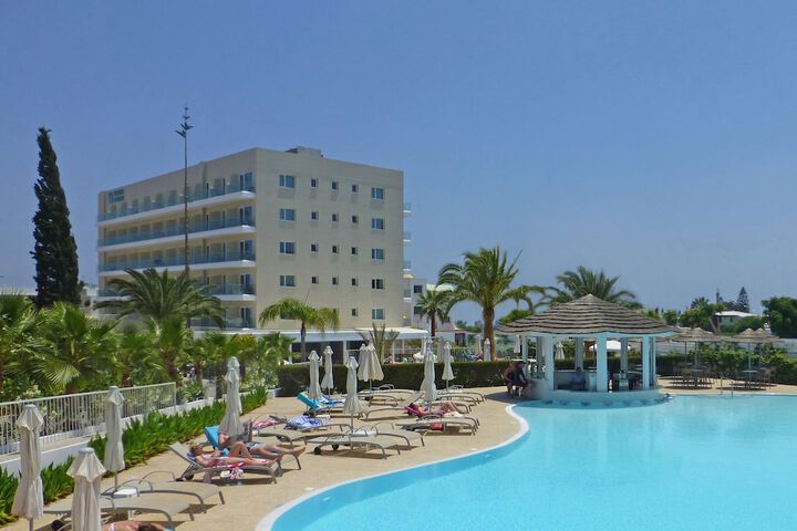 Pool Hotel