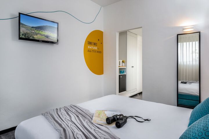 Room 14 of 37