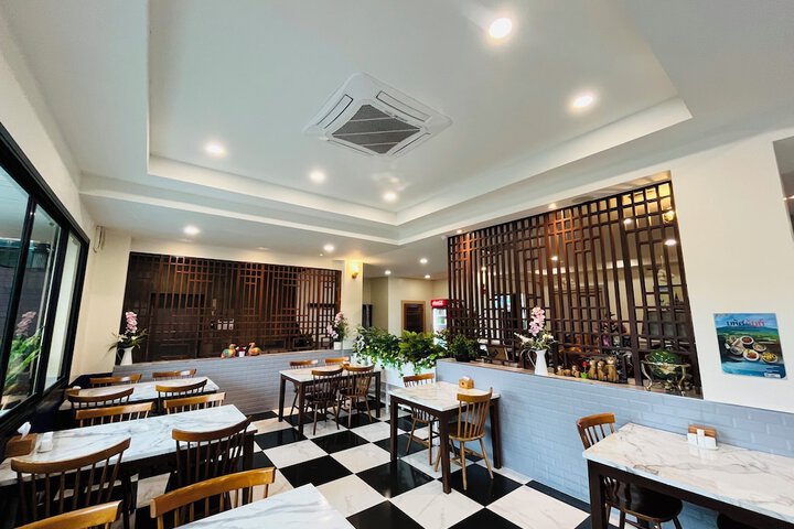 Dining 92 of 164