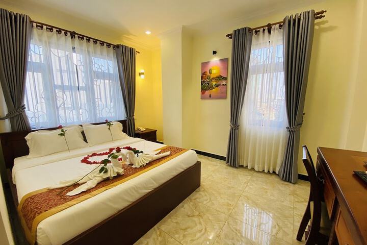 Room 8 of 30