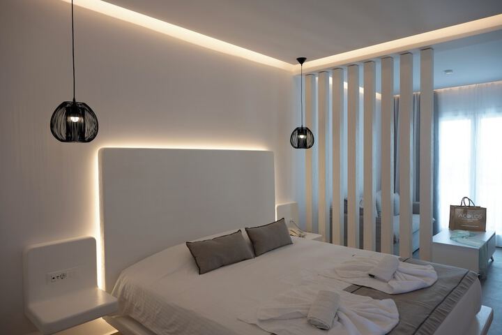 Room 28 of 144
