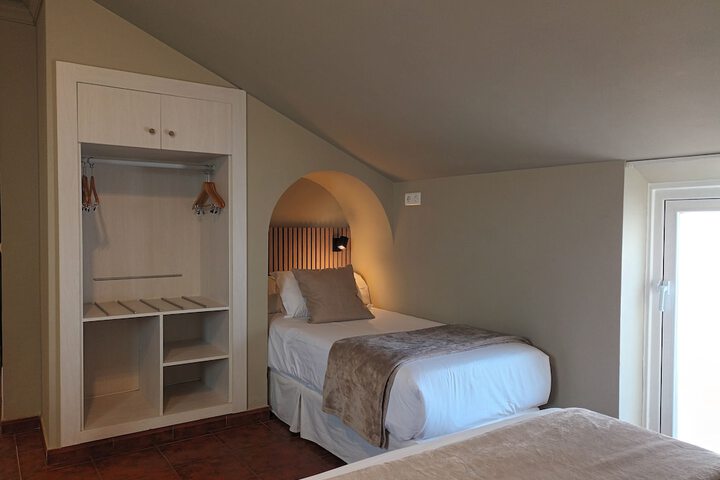 Room 17 of 46
