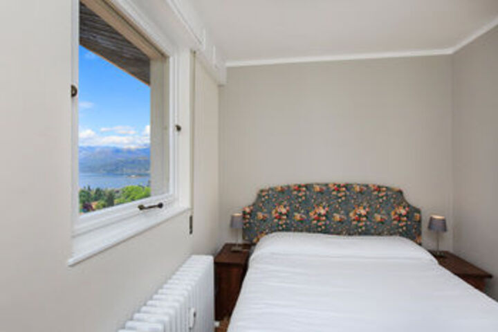 Room 73 of 450