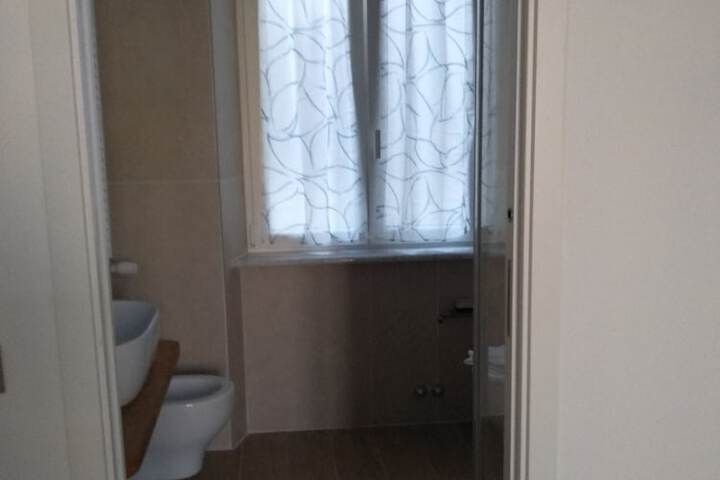 Room 9 of 12