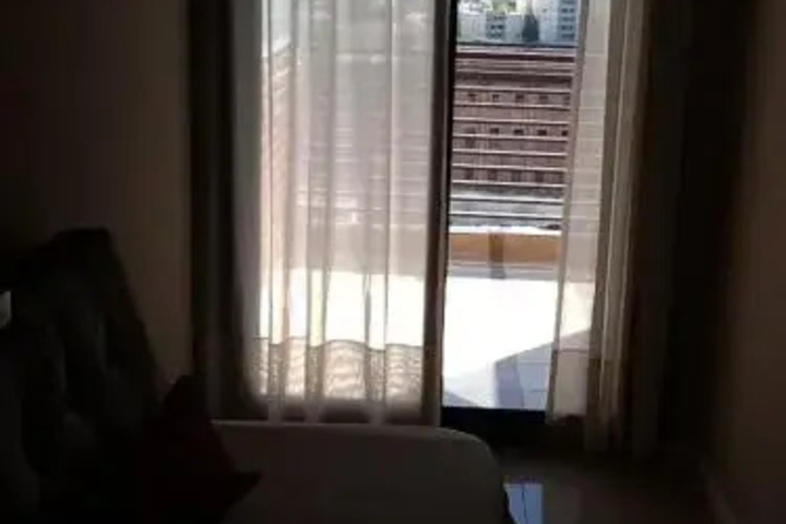 Room 5 of 11