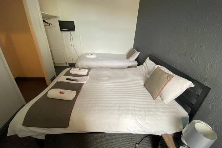 Room 22 of 35