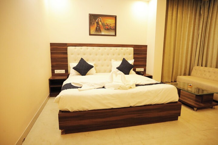 Room 28 of 109