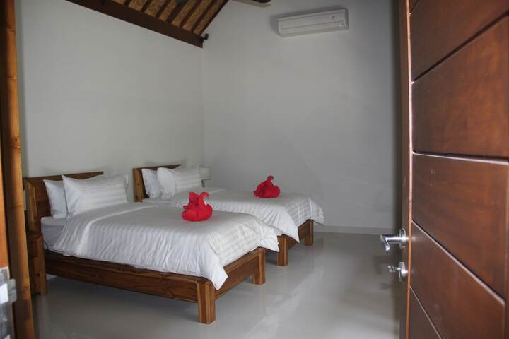 Room 8 of 143
