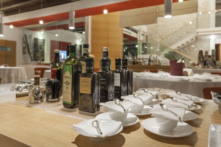 Dining 50 of 64