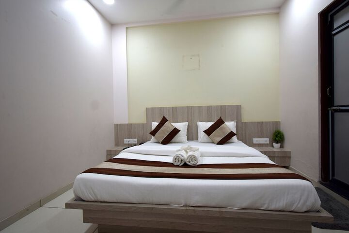 Room 5 of 36