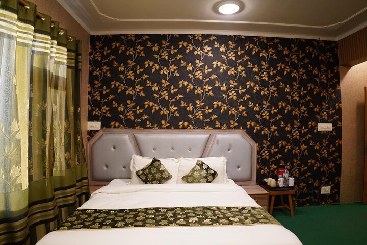Room 30 of 44
