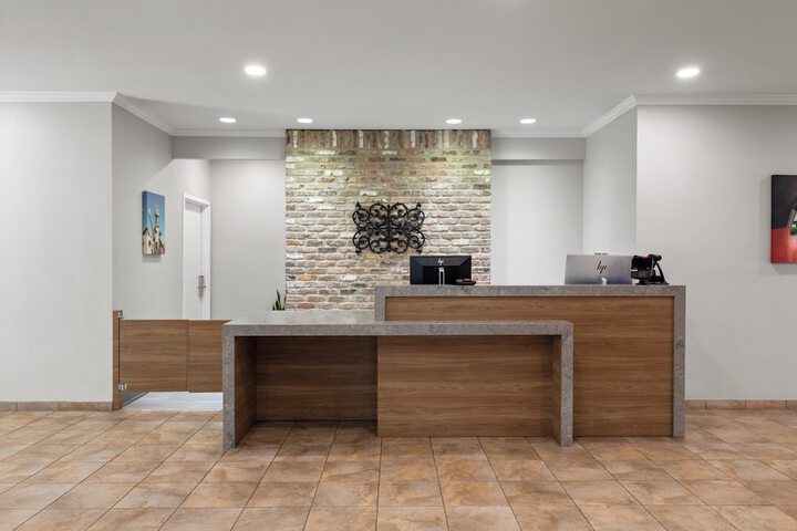 Hotel Entry