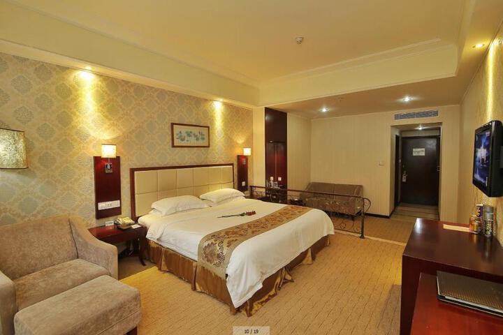 The Charter House Hotel