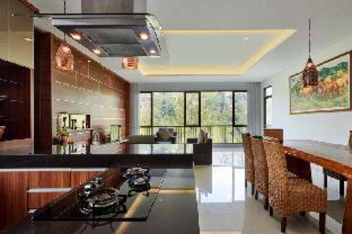 Magenta Hill View Villa 6 Bedrooms with a Private Swimming Pool