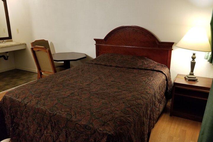 Room 8 of 22