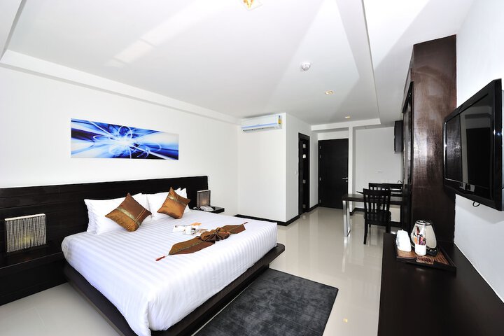 Room 4 of 41