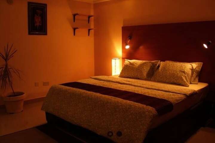Room 5 of 16