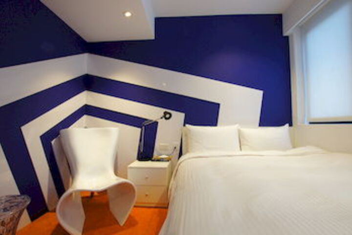 Room 30 of 65