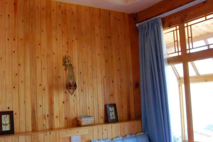 Room 42 of 49