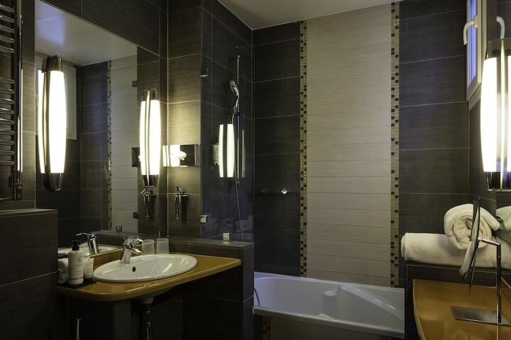 Room 50 of 74