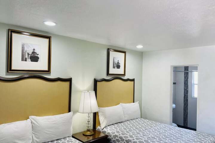 Deluxe Double Room (5 of 6)