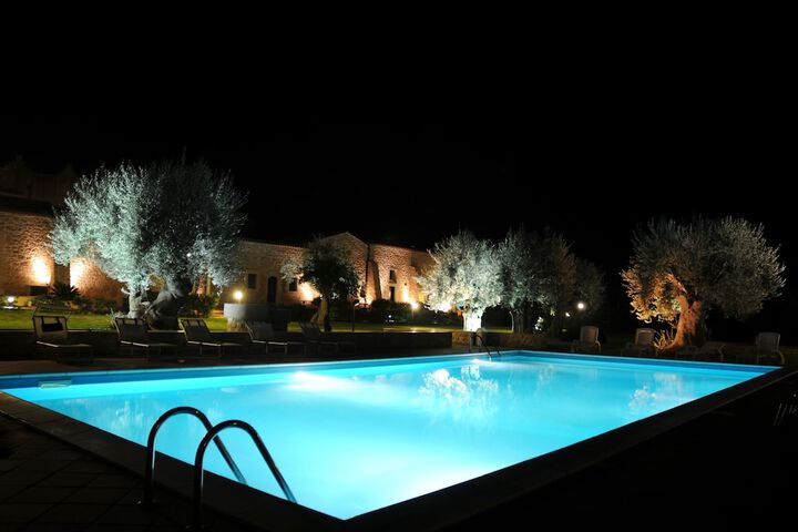 Pool 41 of 75