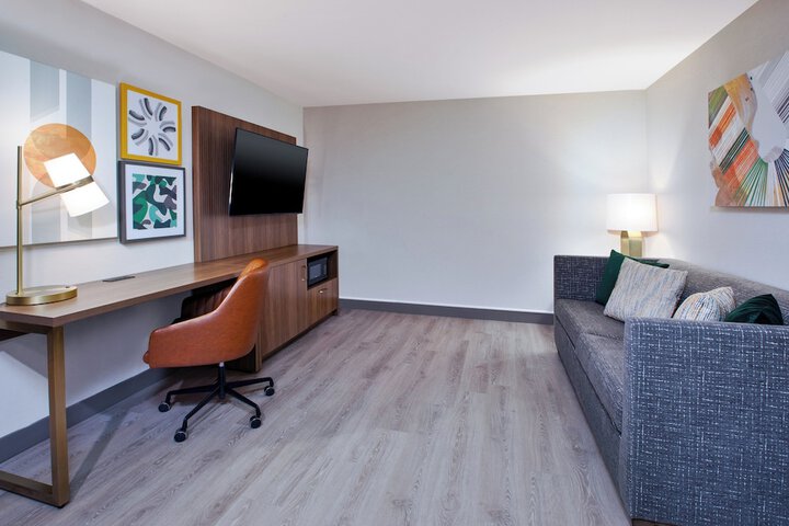 Room 4 of 23