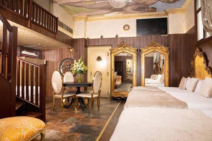 Room 19 of 171