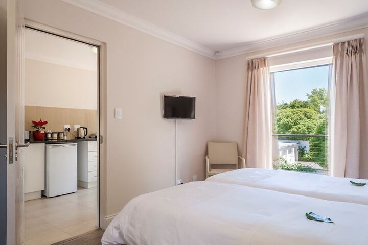Room 6 of 45