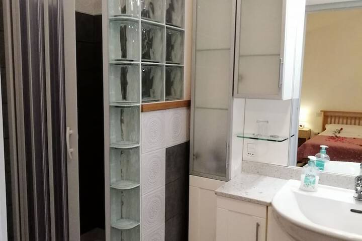 Room 15 of 18