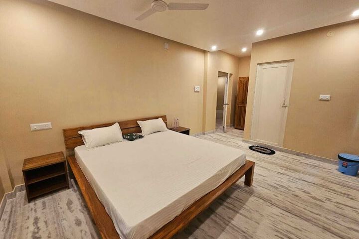 Room 12 of 40