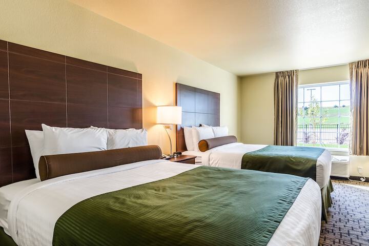 2 Queen Guest Room (1 of 7)