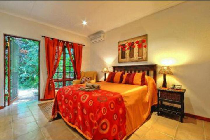 Amakoekoe Guest Lodge & Conference Venue