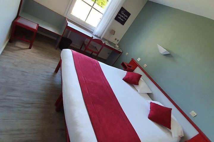 Room 15 of 68