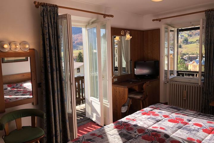 Room 16 of 72